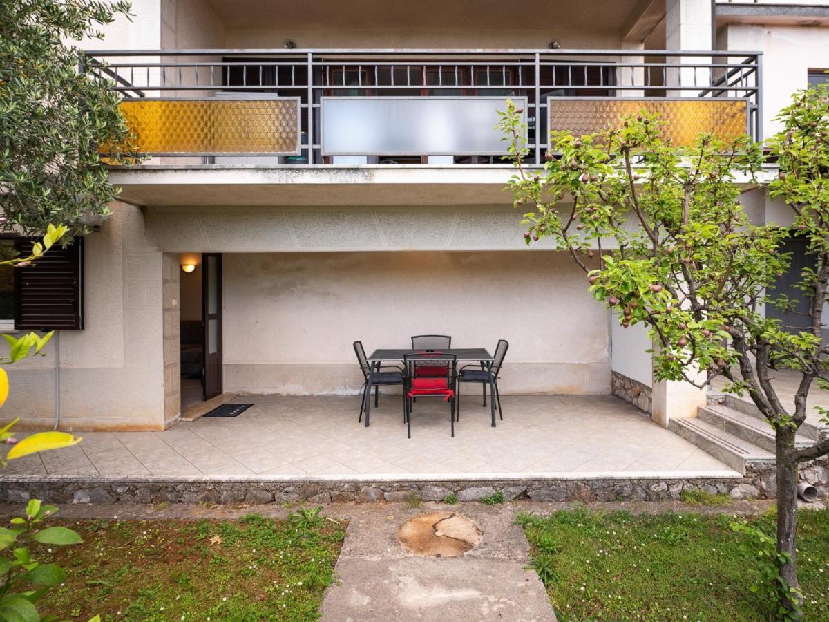 Apartments Vilma Lovran Exterior photo