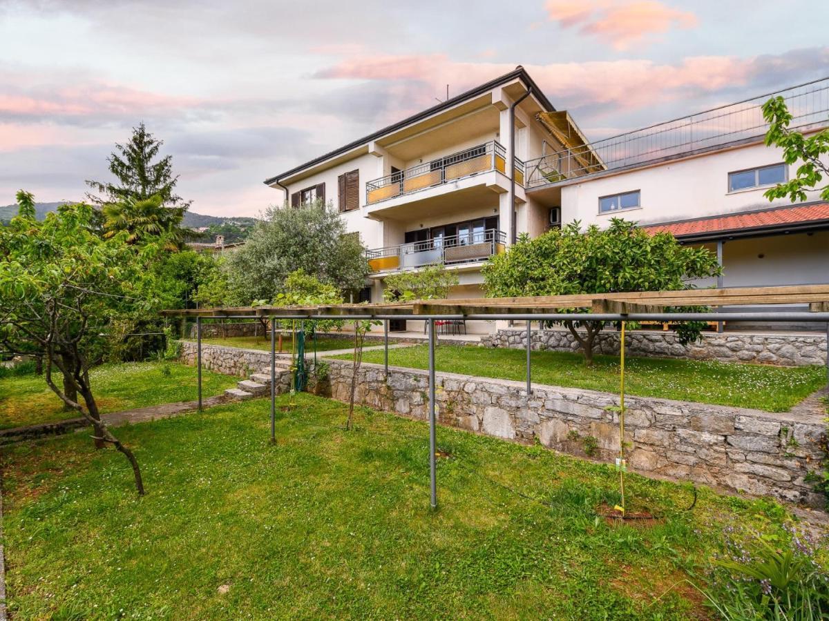 Apartments Vilma Lovran Exterior photo